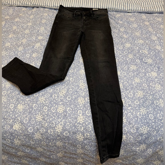 Dollhouse Women's Black Skinny Jeans - Picture 1 of 5